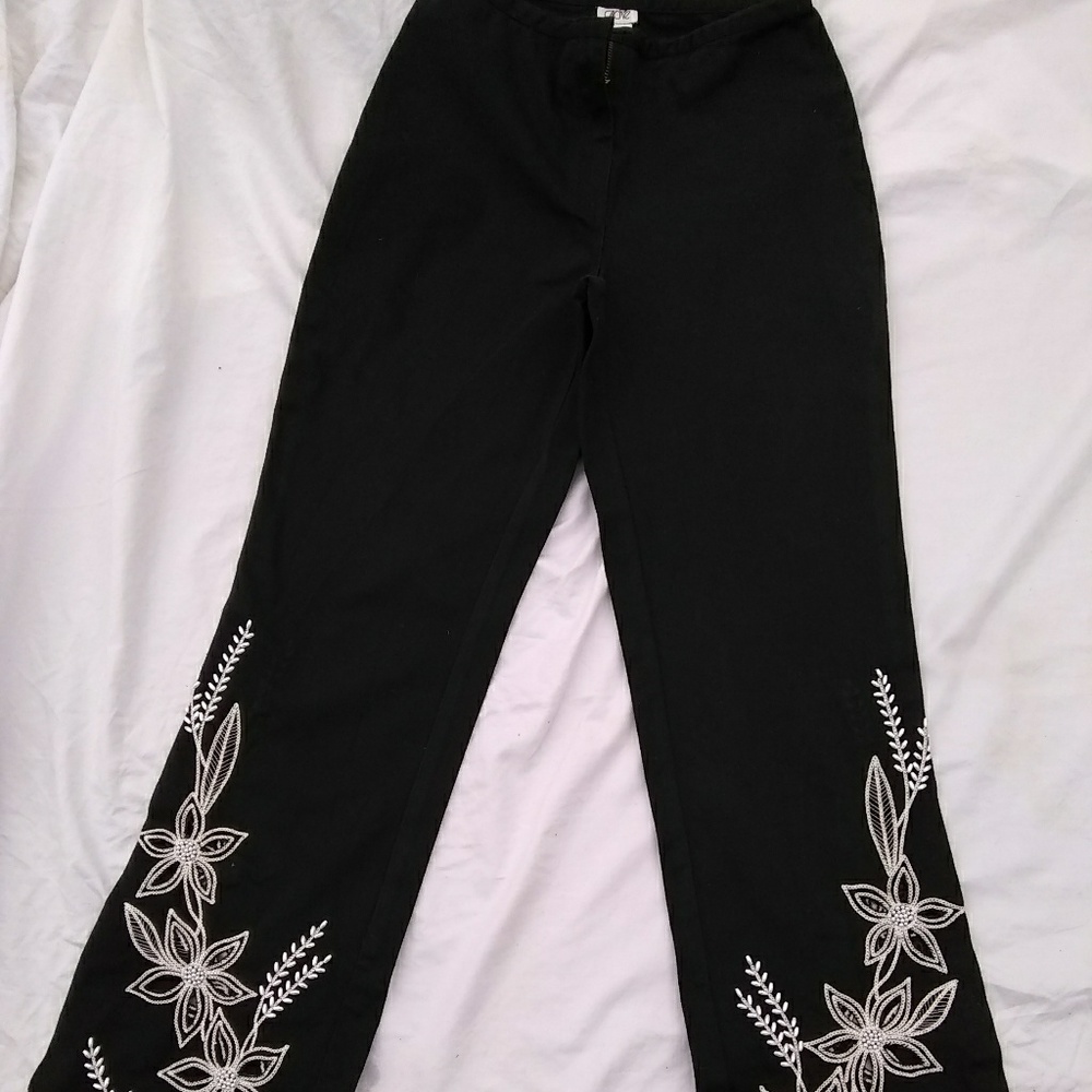 NWOT . Cach`e floral jean